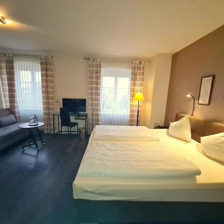 Hotel Am Schloss 2*